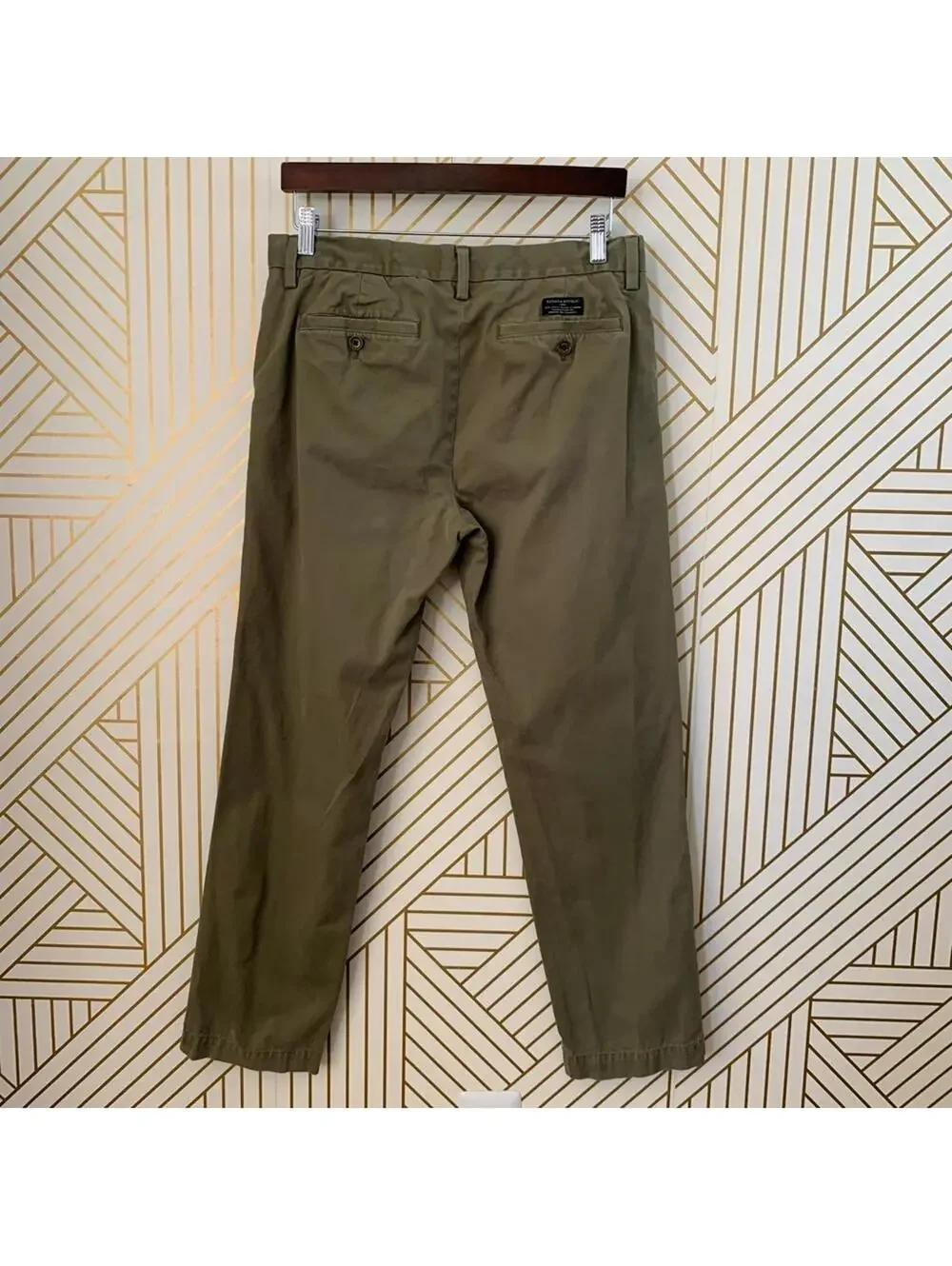 Banana Republic Emerson Chino 32 x 30 100% cotton green khakis preppy classic